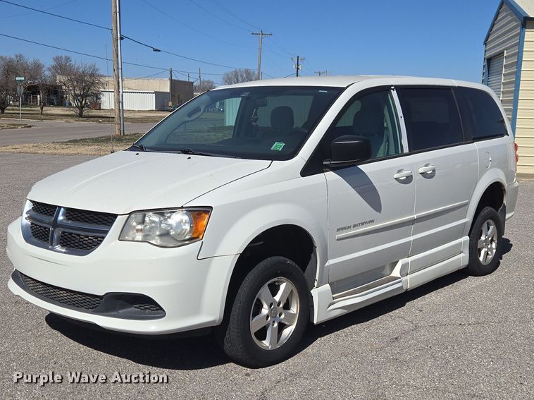 2012 Dodge Grand Caravan handicap accessible van - ET1392