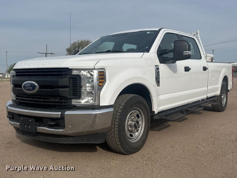 2019 Ford F250 Super Duty XL Crew Cab pickup truck - ET1843