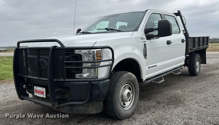 2018 Ford F250 Super Duty Crew Cab flatbed pickup truck - ET1877