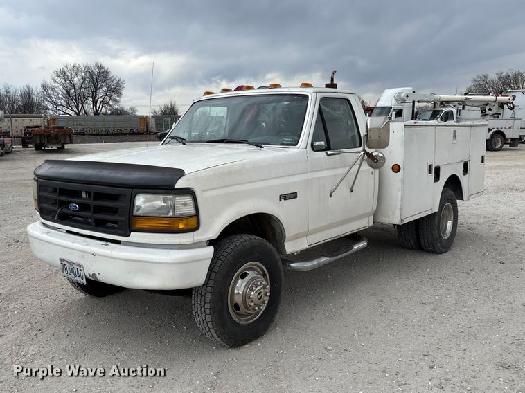 1992 Ford F450 Super Duty utility / service truck - FB3304