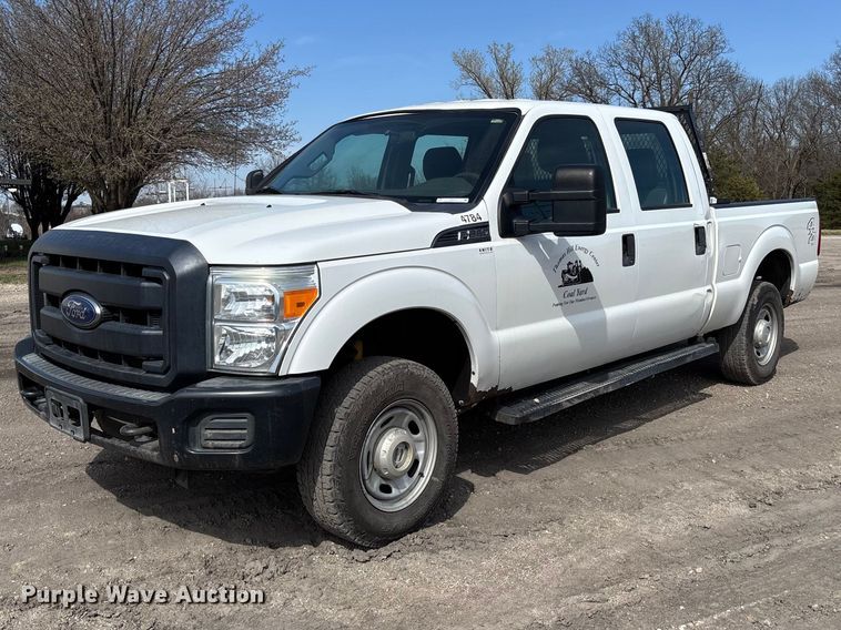 2015 Ford F250 Super Duty Crew Cab pickup truck - FB3337