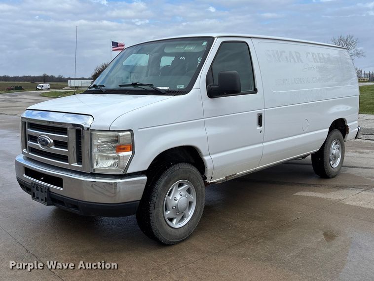 2013 Ford E350 van - FB3357