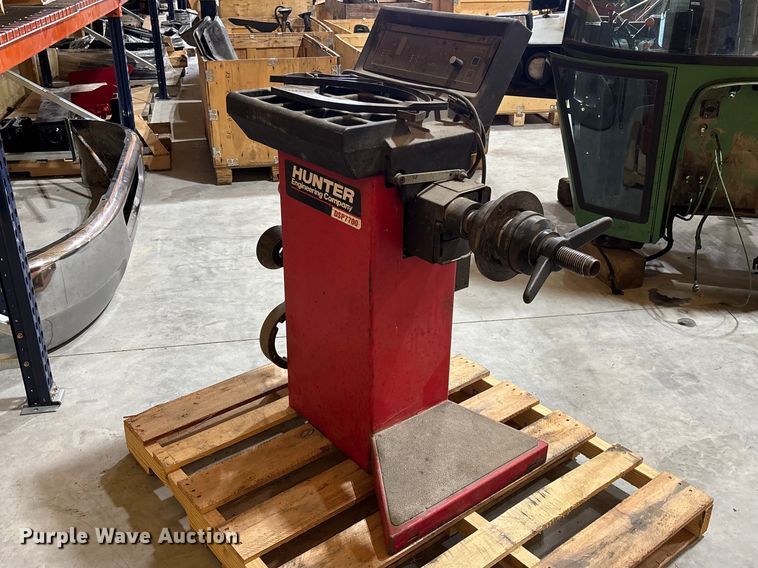 Hunter DSP7700 tire balancer - FB3370