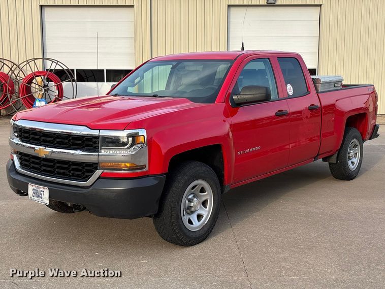 2019 Chevrolet Silverado 1500 Crew Cab pickup truck - FB3379