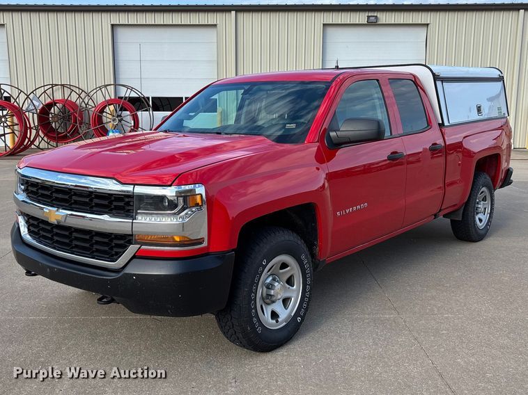2019 Chevrolet Silverado 1500 Crew Cab pickup truck - FB3380