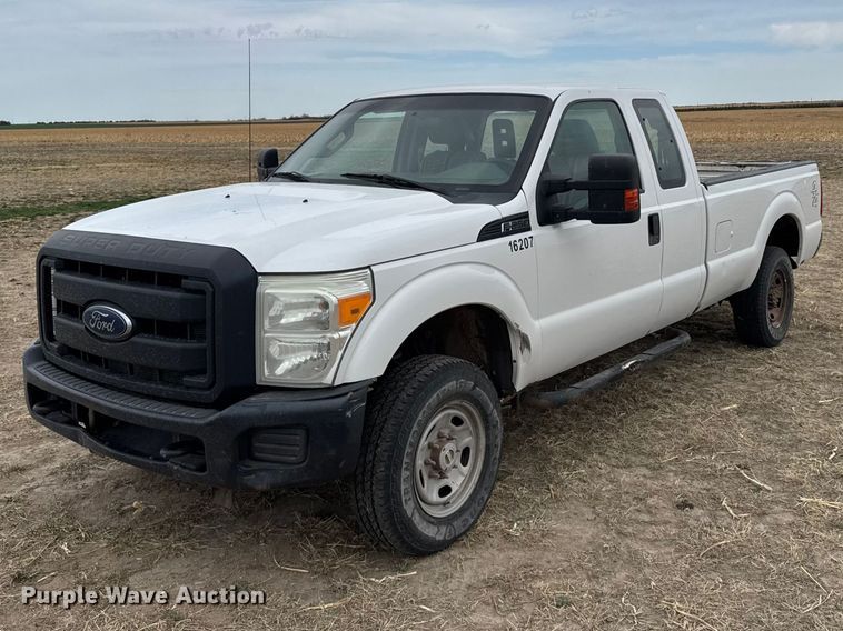 2016 Ford F250 Super Duty Ext. Cab pickup truck - FB7104