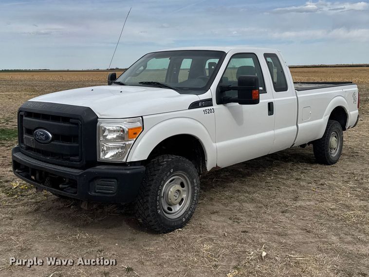 2016 Ford F250 Super Duty Ext. Cab pickup truck - FB7106