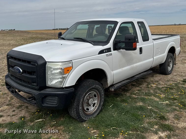 2016 Ford F250 Super Duty Ext. Cab pickup truck - FB7108