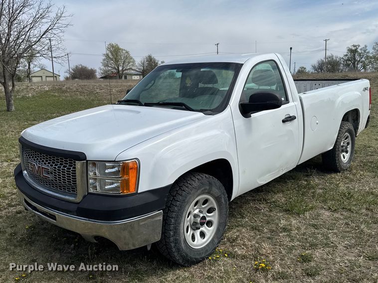 2010 GMC Sierra 1500 pickup truck - FB7137