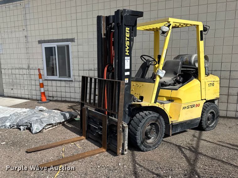 2005 Hyster 90 forklift - FB7144