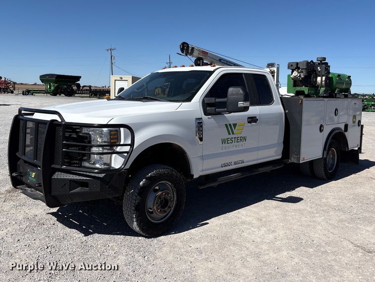 2019 Ford F350 Super Duty XL Ext. Cab utility bed pickup truck - FC2205