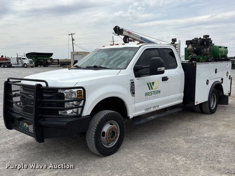 2019 Ford F350 Super Duty Ext. Cab utility bed pickup truck - FC2206