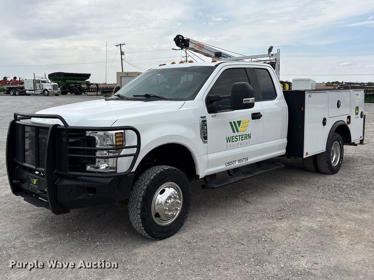 2019 Ford F350 Super Duty XL Ext. Cab utility bed pickup truck - FC2207