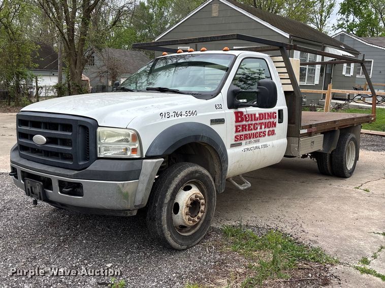 2007 Ford F550 flatbed truck - FC4580