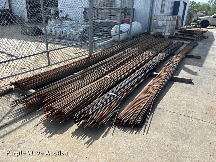 (2) bundles of 5/8" rebar - FC4585