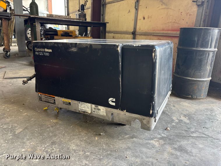 Cummins Onan RV QG 7000 generator - FC4590