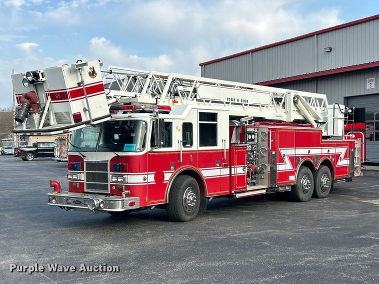 2002 Pierce Manufacturing aerial platform fire truck - FC5311