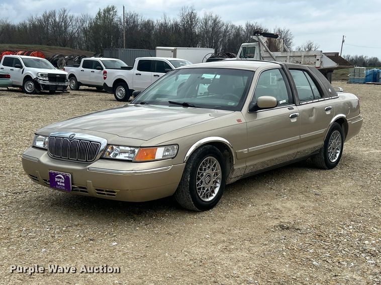 2000 Mercury Grand Marquis GS  - FC5341