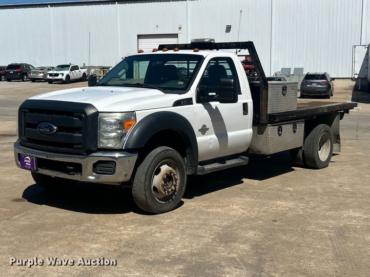 2015 Ford F550 XL Super Duty flatbed truck - FC5361