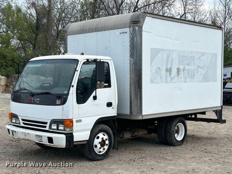 1995 Isuzu NPR box truck - FC5367