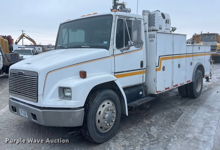 1998 Freightliner FL60 utility / service truck - FG1555