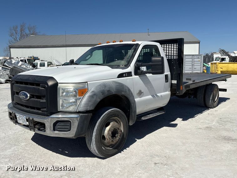 2011 Ford F550 flatbed truck - FG2807