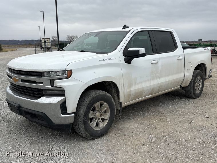 2021 Chevrolet Silverado 1500 Crew Cab pickup truck - FG2822