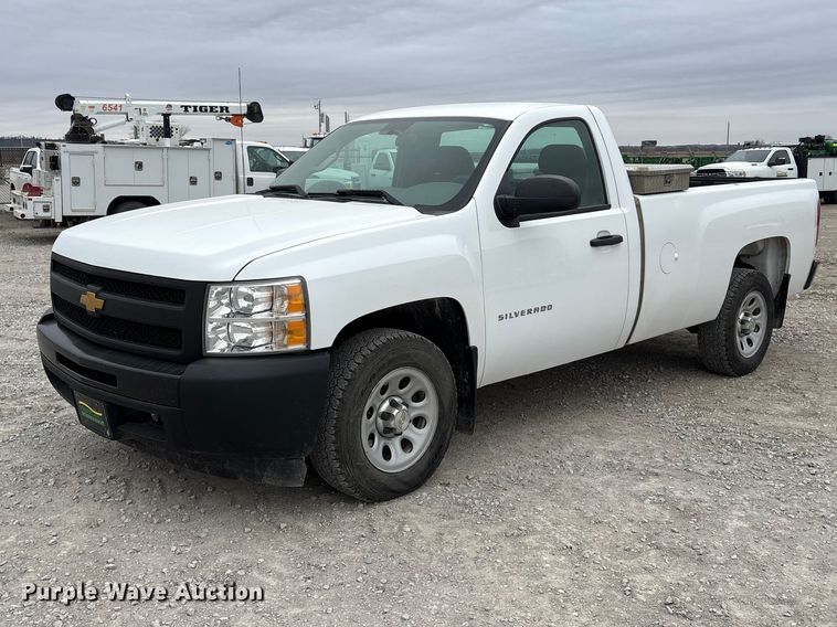 2013 Chevrolet Silverado 1500 pickup truck - FG2823