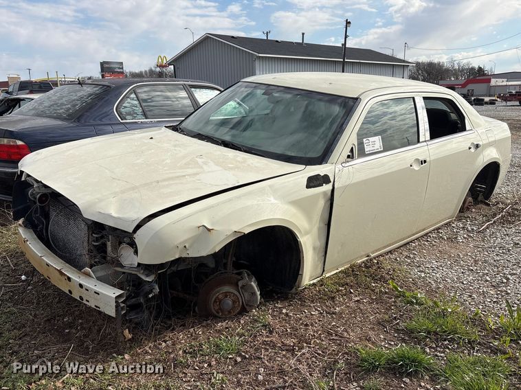 2010 Chrysler 300  - FG2850