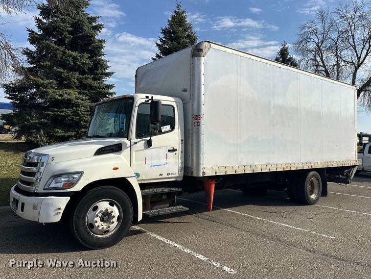 2012 Hino 238 box truck - FK0013