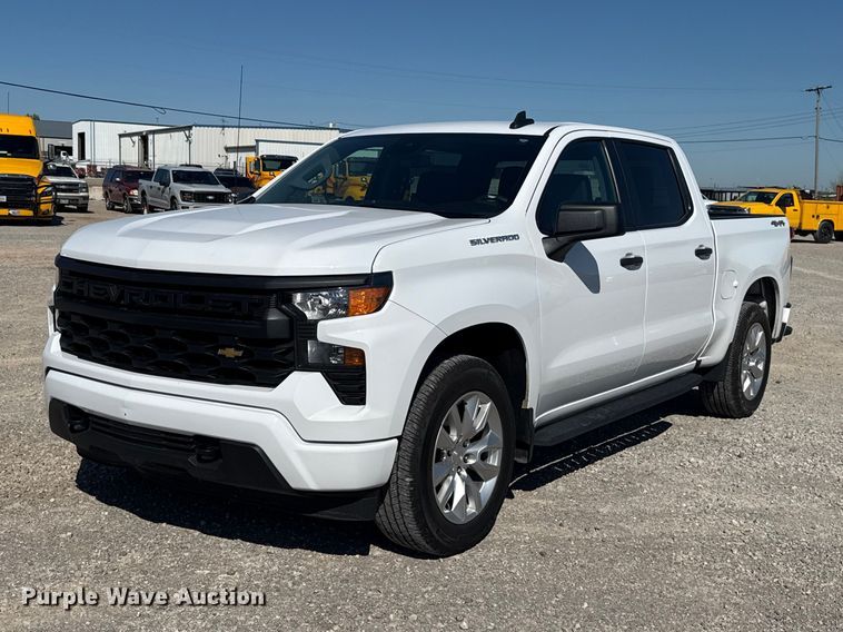2023 Chevrolet Silverado 1500 Crew Cab pickup truck - NK9169