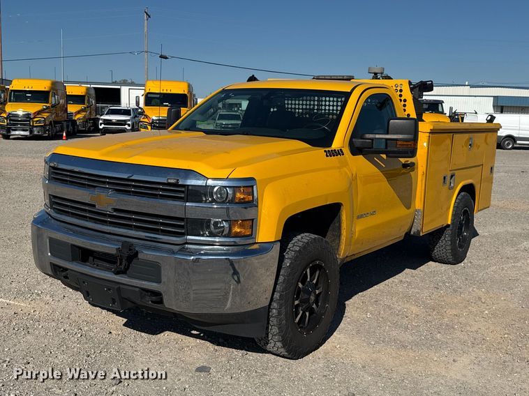 2018 Chevrolet Silverado 3500HD utility bed pickup truck - NK9171