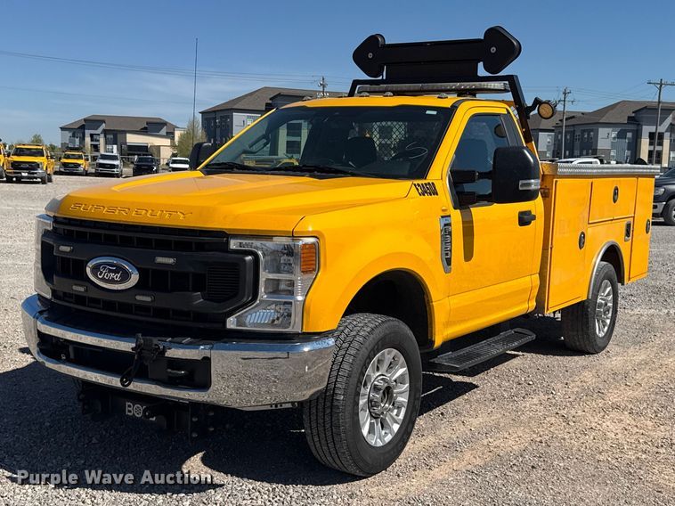 2020 Ford F350 Super Duty utility bed pickup truck - NK9174