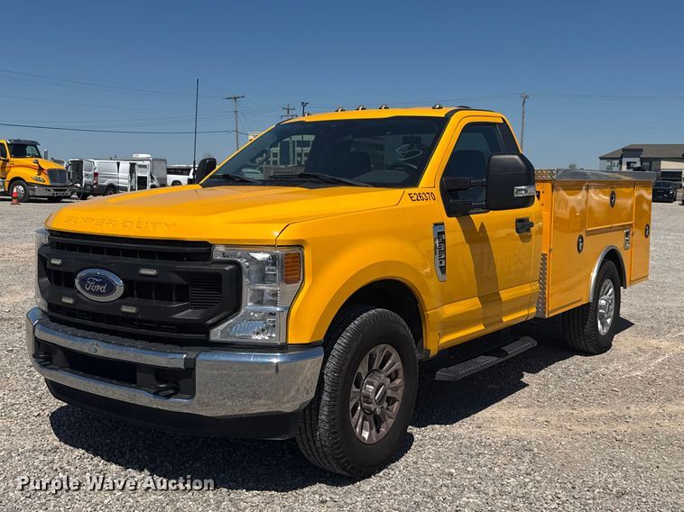 2022 Ford F350 Super Duty utility bed pickup truck - NK9176