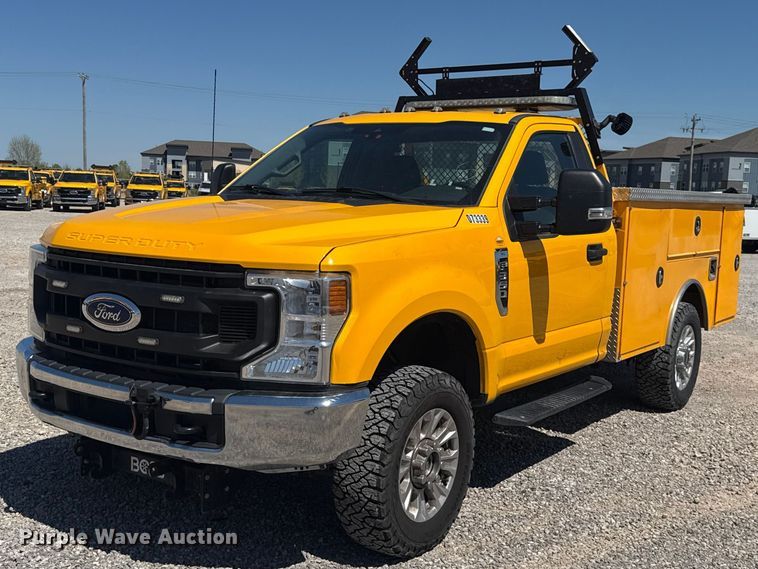 2021 Ford F350 Super Duty utility bed pickup truck - NK9177