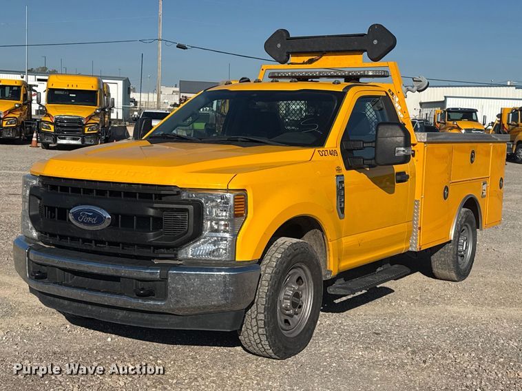 2022 Ford F350 Super Duty utility bed pickup truck - NK9178