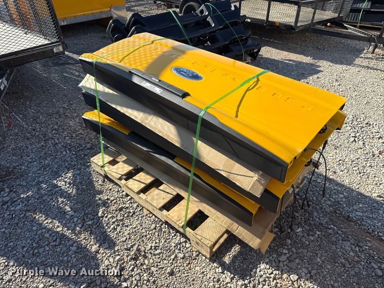 (6) Ford tailgates - NK9189