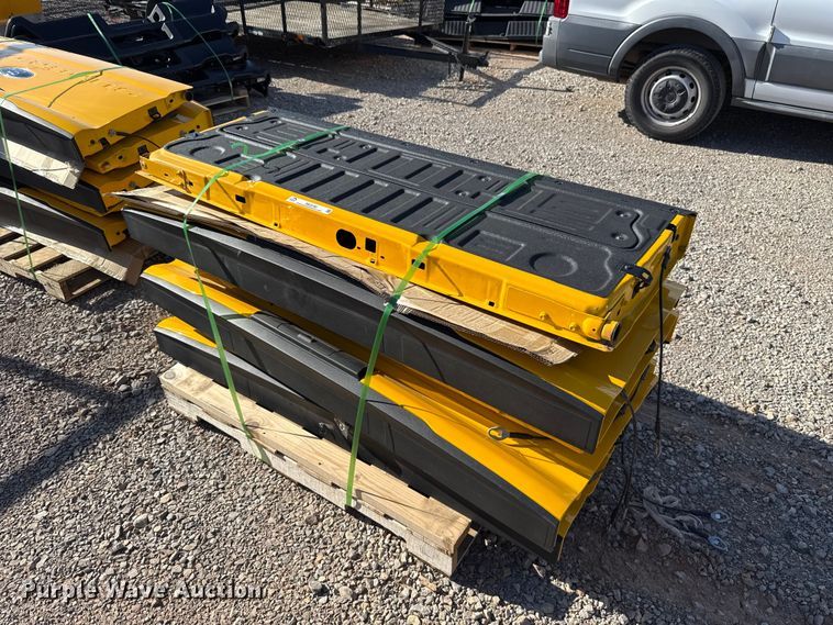 (6) Ford tailgates - NK9190