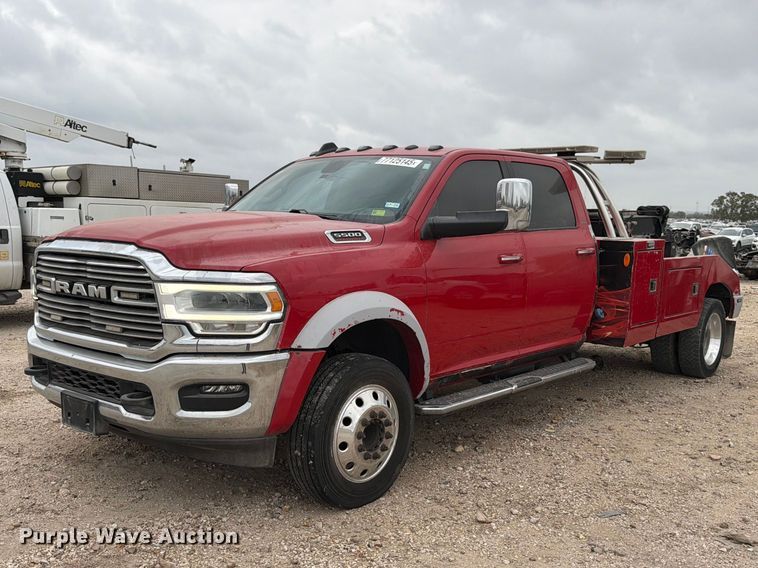 2021 RAM 5500 Crew Cab tow truck - YA2466