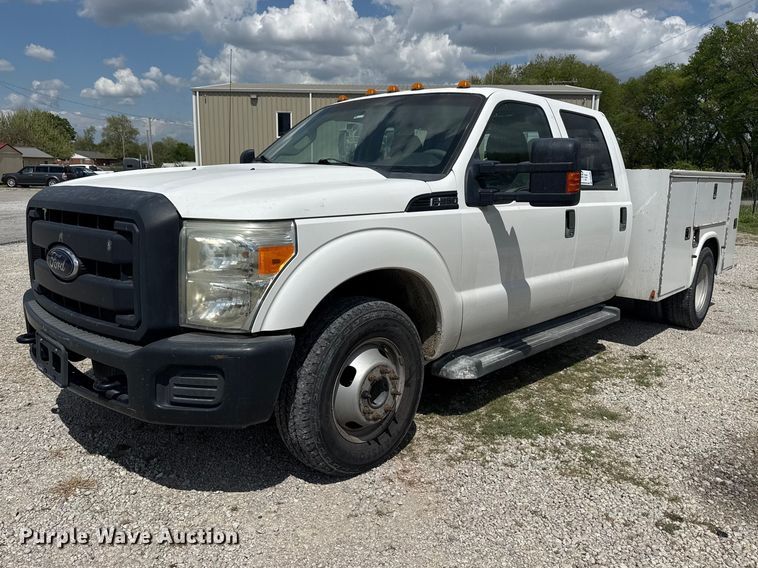2012 Ford F350 Super Duty utility bed pickup truck - DO8499