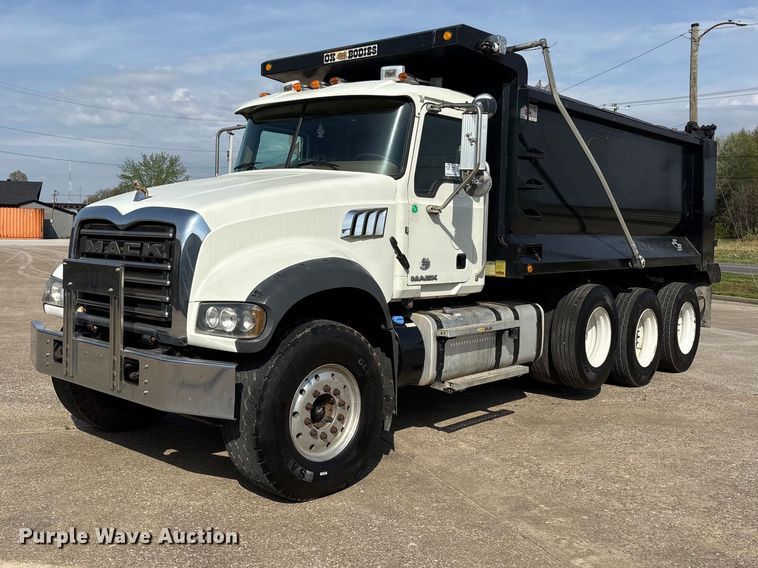 2017 Mack Granite GU713 dump truck - DT0128
