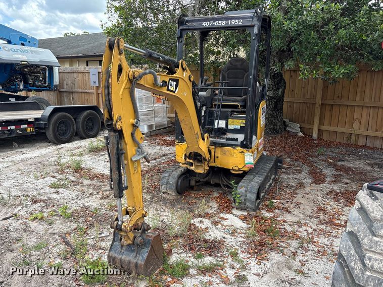 2019 Caterpillar 301.7 CR mini excavator - DU0460