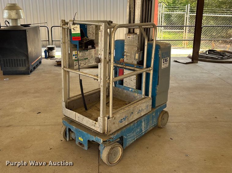 2010 Genie GR-20 vertical lift - DU0466