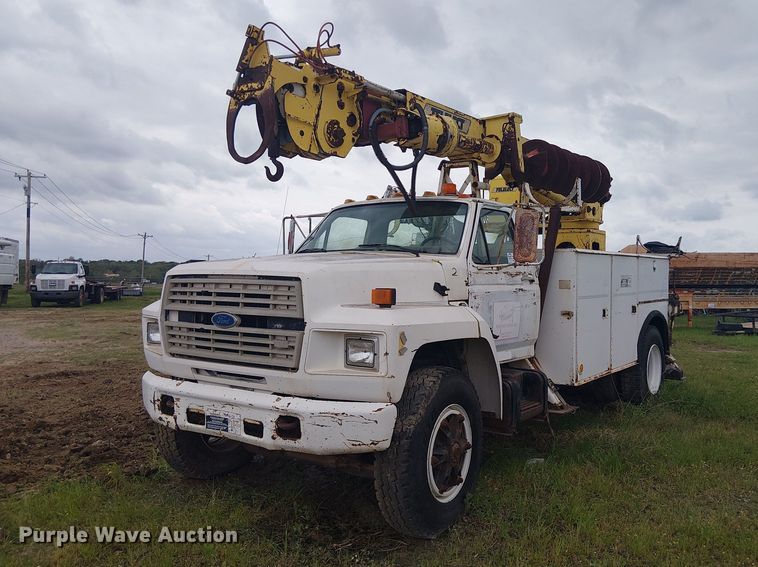1988 Ford F800 digger derrick truck - DU3119