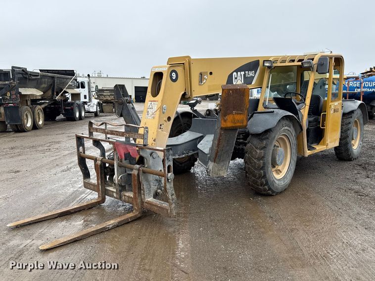 2009 Caterpillar TL943 telehandler - DZ4396