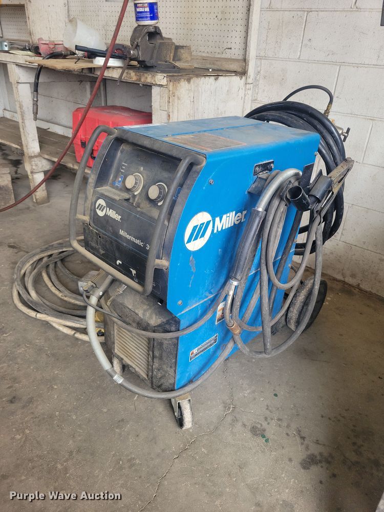 Miller Millermatic 350 welder - DZ7010