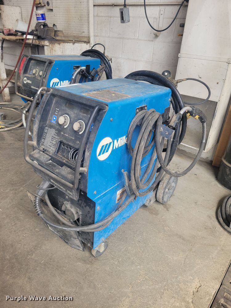 Miller Millermatic 350 welder - DZ7011