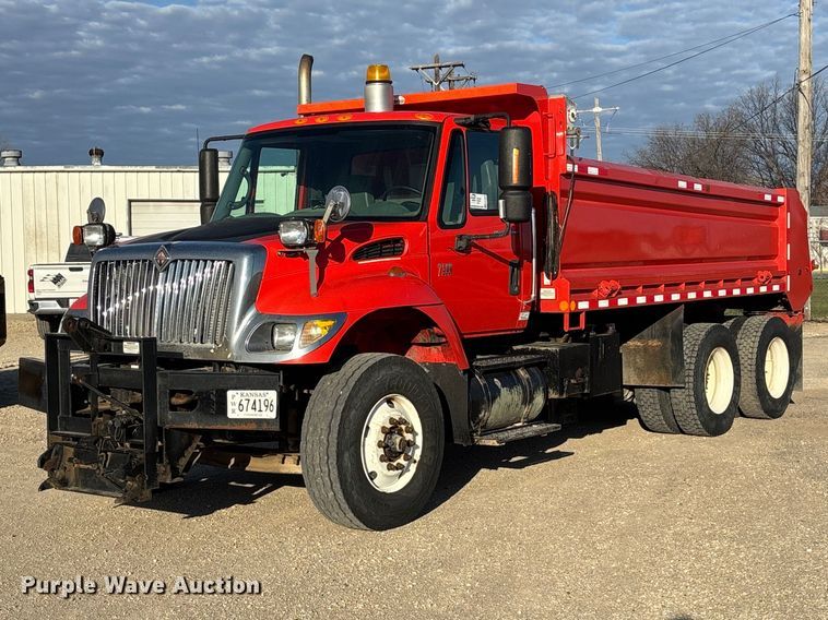 2007 International 7500 dump truck - EA4680