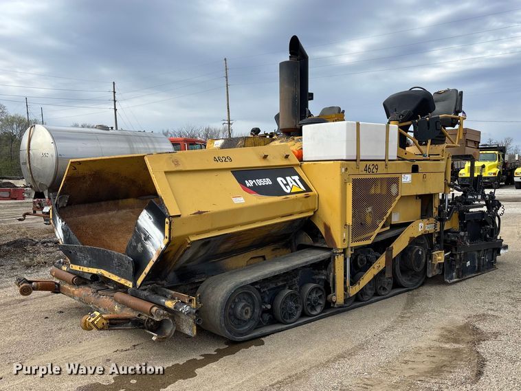 2009 Caterpillar AP-1055D paver - EA4742