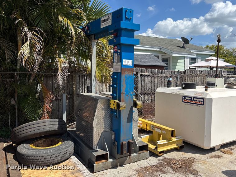 (2) forklift booms - EA5471